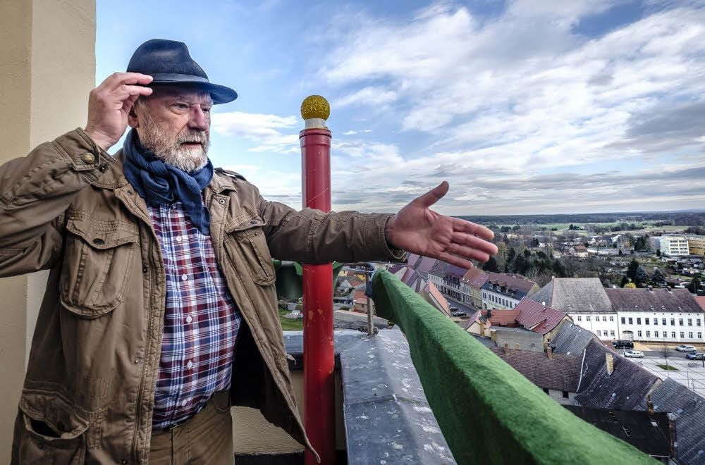 Pfarrer Christoph Krause schaut auf Bad Schmiedeberg, die Stadt, in der er gerne gelebt und erfolgreich gearbeitet hat.