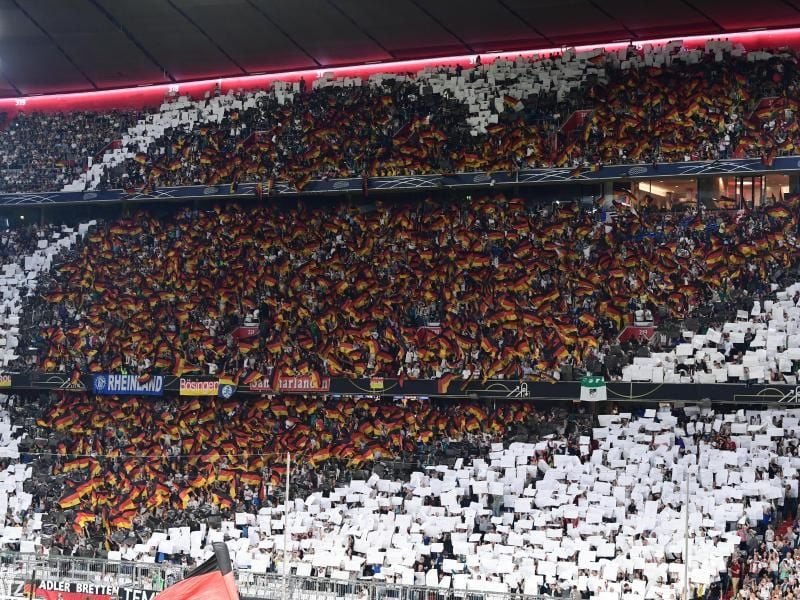 Die Fans der Nationalmannschaft sollen ihre Idole künftig öfter zu Gesicht bekommen. Foto: Peter Kneffel