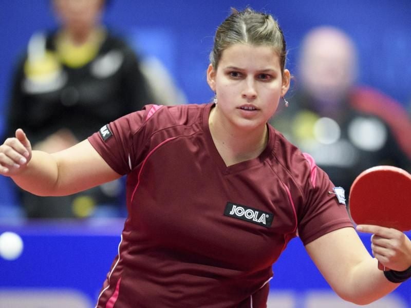 Petrissa Solja verlor mit dem deutschen Team 2:3 gegen Österreichs Team mit ihrer Schwester Amelie. Foto: Laurent Gillieron/KEYSTONE