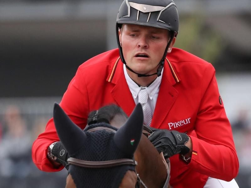 Der deutsche Springreiter Maurice Tebbel wurde auf seinem Pferd Chaccos' Son Zweiter. Foto: Friso Gentsch