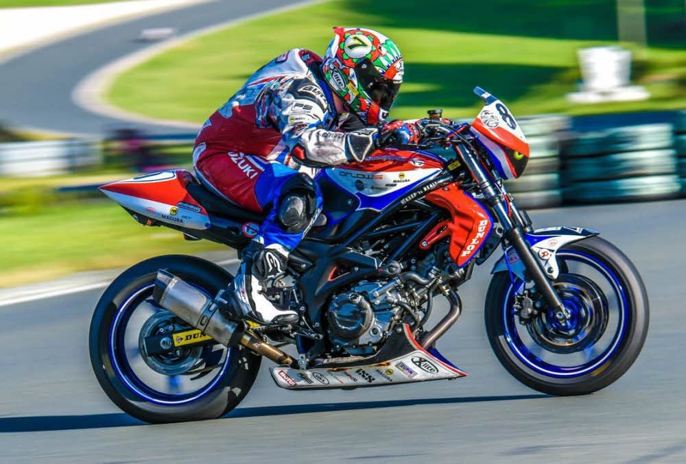 Am Freitag ging es für den passionierten Motorrad-Rennsportler dann gleich dreimal auf den Rennkurs des Schleizer Dreiecks.