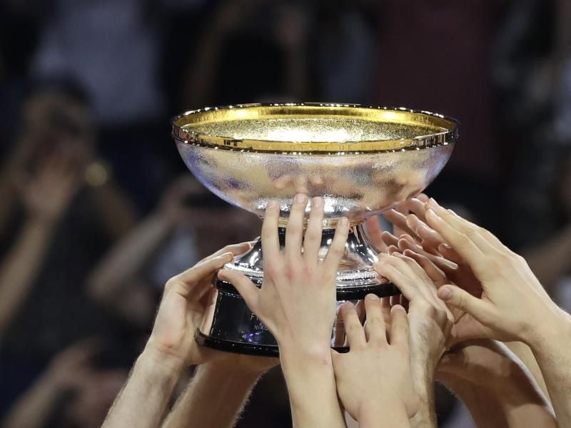 Die Basketball-EM wird wegen der Corona-Krise ins Jahr 2022 verschoben. Foto: Thanassis Stavrakis/AP/dpa