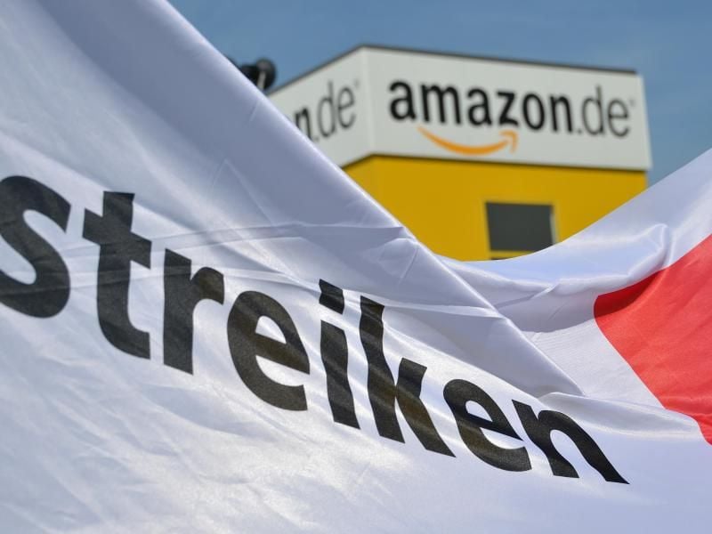 Das Archivfoto zeigt den Amazon-Standort in Bad Hersfeld. Foto: Uwe Zucchi/dpa