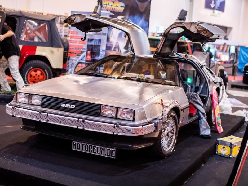 Zurück in die Zukunft: Als Basis für das Filmauto diente ein DeLorean DMC-12. Die futuristischen Flügeltüren öffneten sich schon serienmäßig. Foto: Marcel Kusch