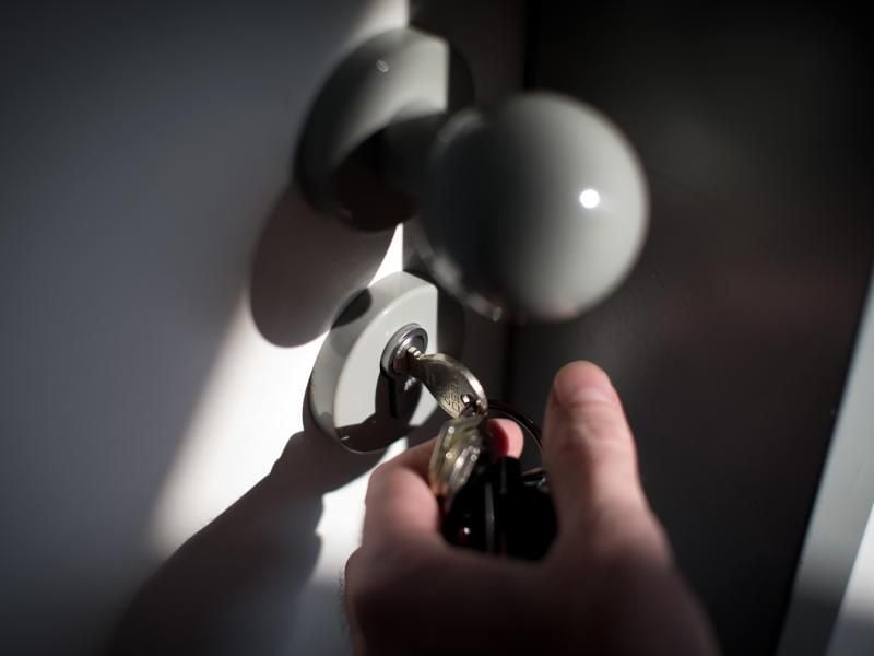 Das unbefugte Betreten einer Mietwohnung ist grundsätzlich verboten. Dies gilt auch für den Vermieter oder die Hausverwaltung. Foto: Friso Gentsch
