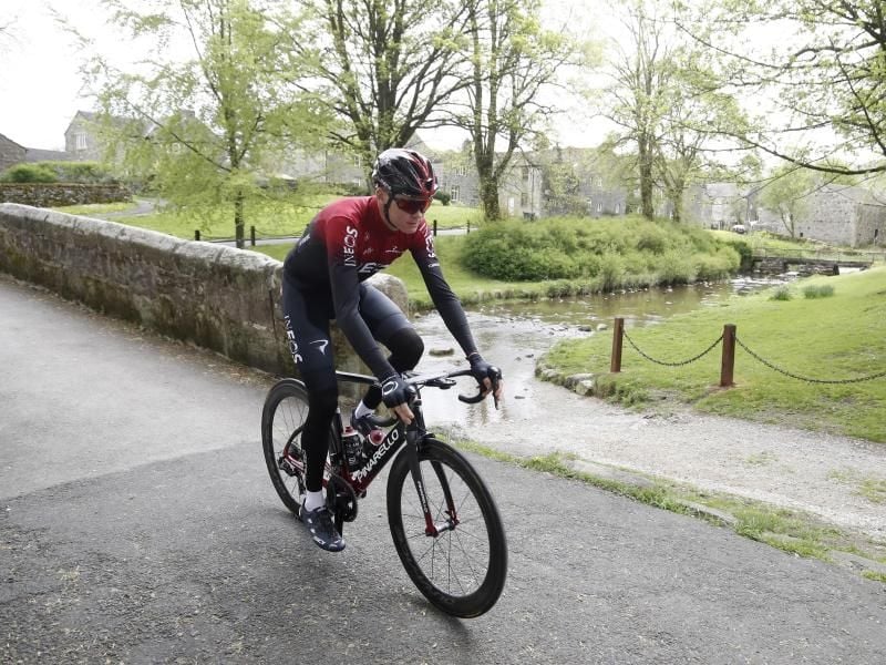 Chris Froome musste das Critérium du Dauphiné nach einem Trainingssturz aufgeben. Foto: Martin Rickett/PA Wire