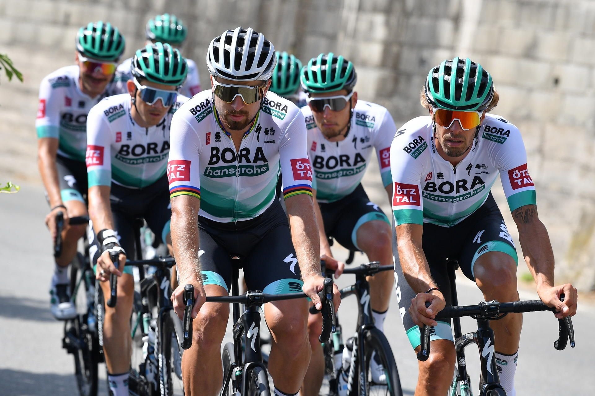 Das Team Bora-Hansgrohe während einer Trainingseinheit in Aktion.
