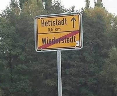 Am vergangenen Wochenende war das fehlerhafte Schild noch im Rahmen an der Straße.