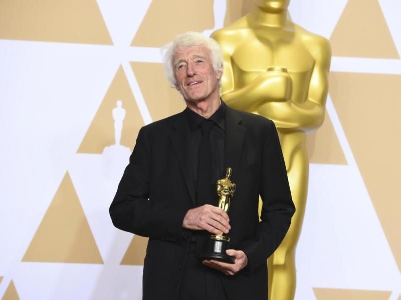Roger Deakins mit seinem wohlverdienten Oscar. Foto: Jordan Strauss/Invision