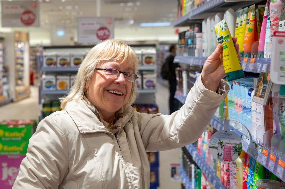 Erika Lasarowa freut sich, dass der Markt eröffnet ist.