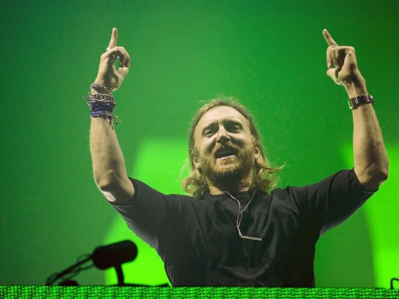 Der französische DJ David Guetta bei der Arbeit. Foto: Balazs Mohai
