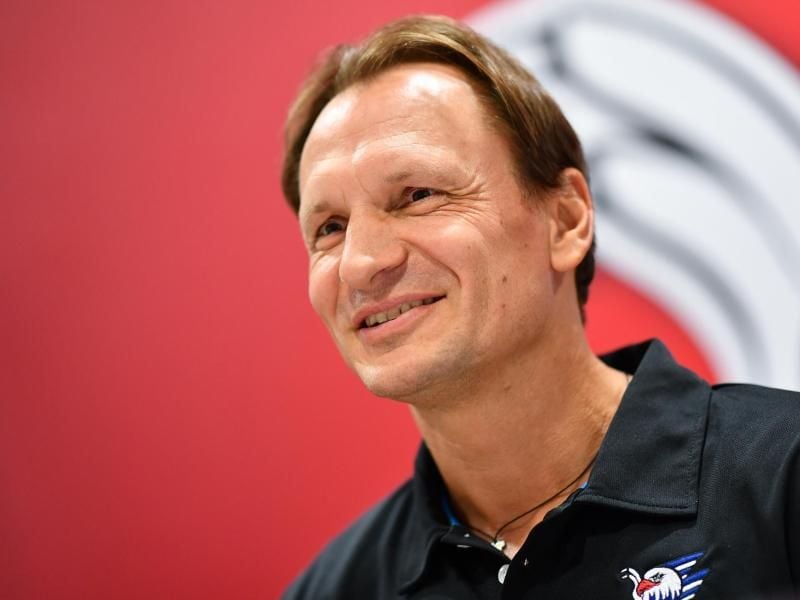 Trainer Pavel Gross soll Adler Mannheim wieder zum Erfolg führen. Foto: Uwe Anspach