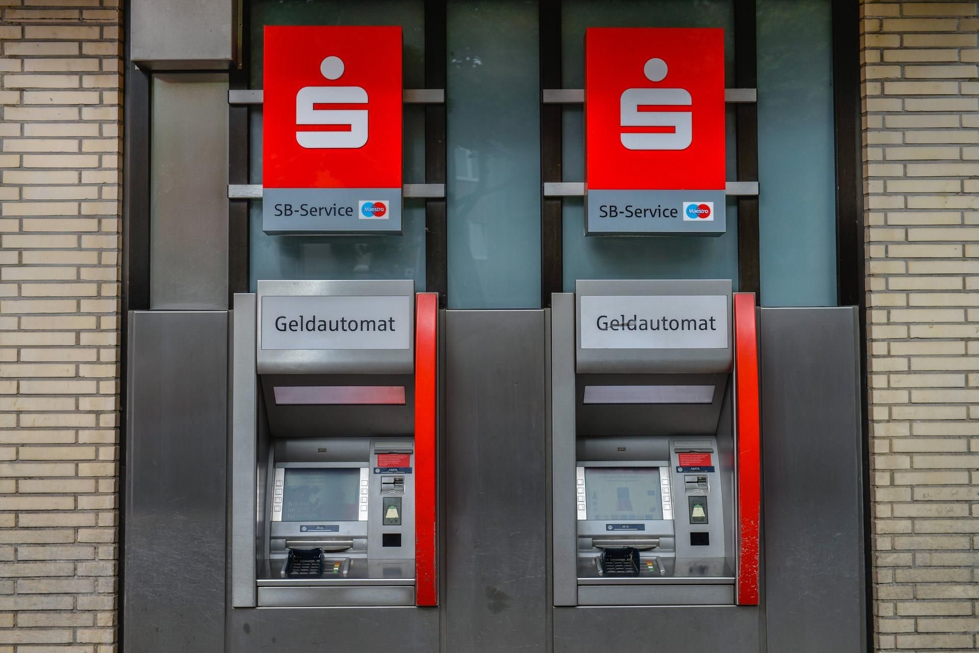 Geldautomat der Sparkasse (Symbolbild)