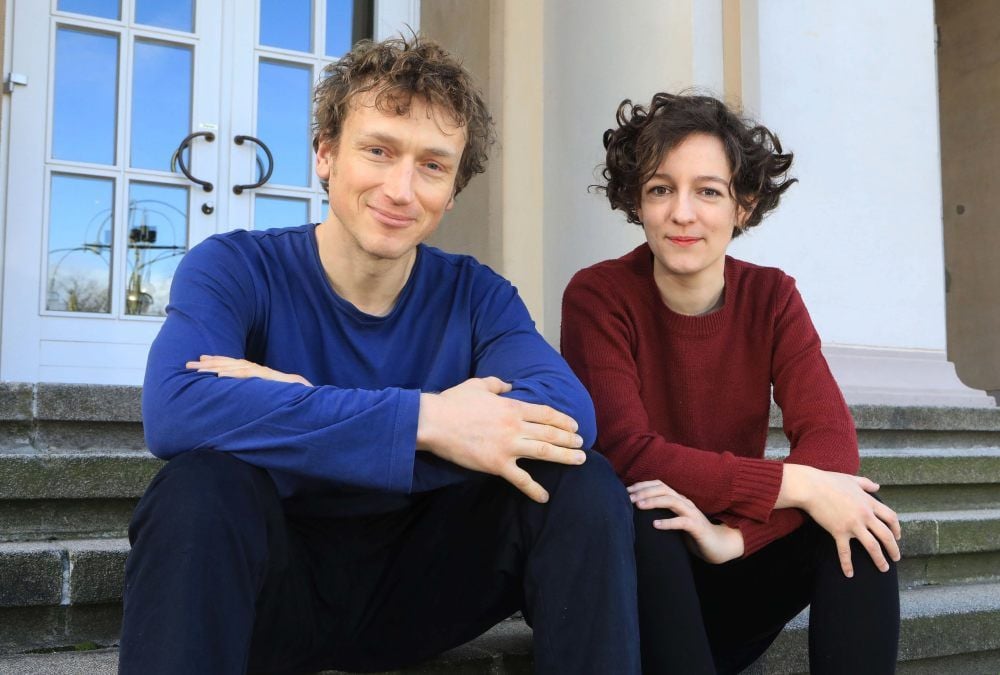 Die Puppenspieler Josephine Hock und Christian Sengewald