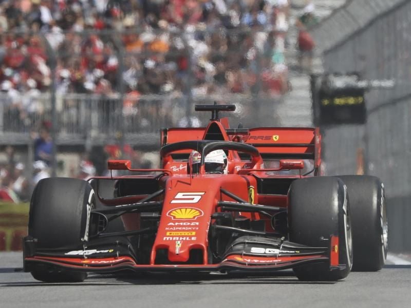 Erhielt nach einem Fahrfehler eine folgenschwere Zeitstrafe: Sebastian Vettel. Foto: Tom Boland/The Canadian Press/AP
