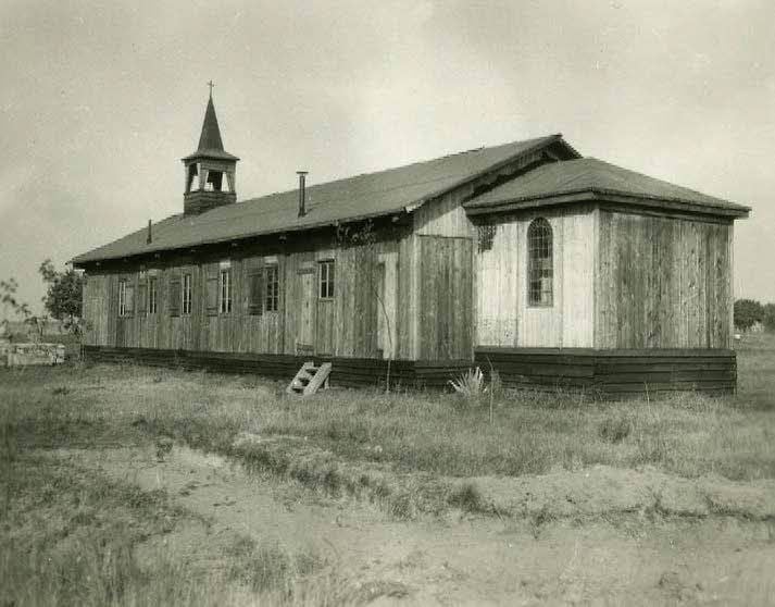 Die kleine hölzerne Kirche musste dem Neubau der Stadtwerke weichen.