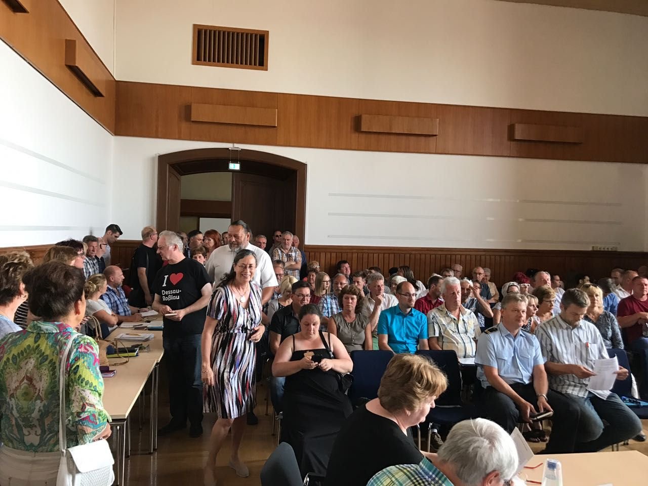 Großer Andrang herrschte Mitte Juni im Ratsaal von Dessau-Roßlau. Damals wurde der Antrag für einen Bürgerentscheid von der Tagesordnung genommen.
