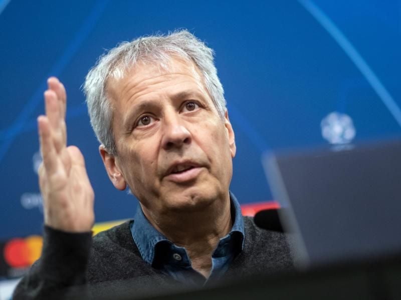 Trainer Lucien Favre beklagt den Ausfall von Axel Witsel. Foto: Bernd Thissen/dpa