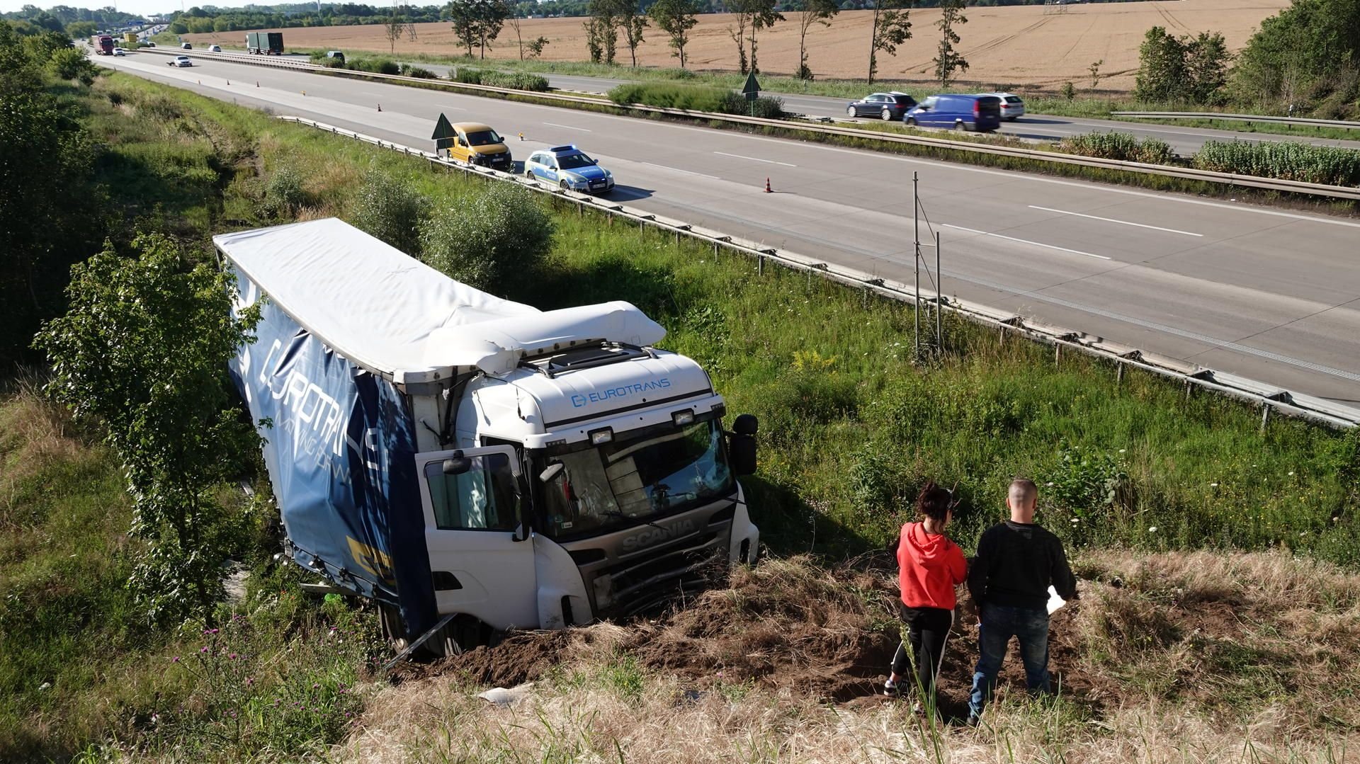Auf der A2 bei Irxleben kam es am Montag zu einem Unfall, weil der Fahrer am Steuer eingeschlafen war.