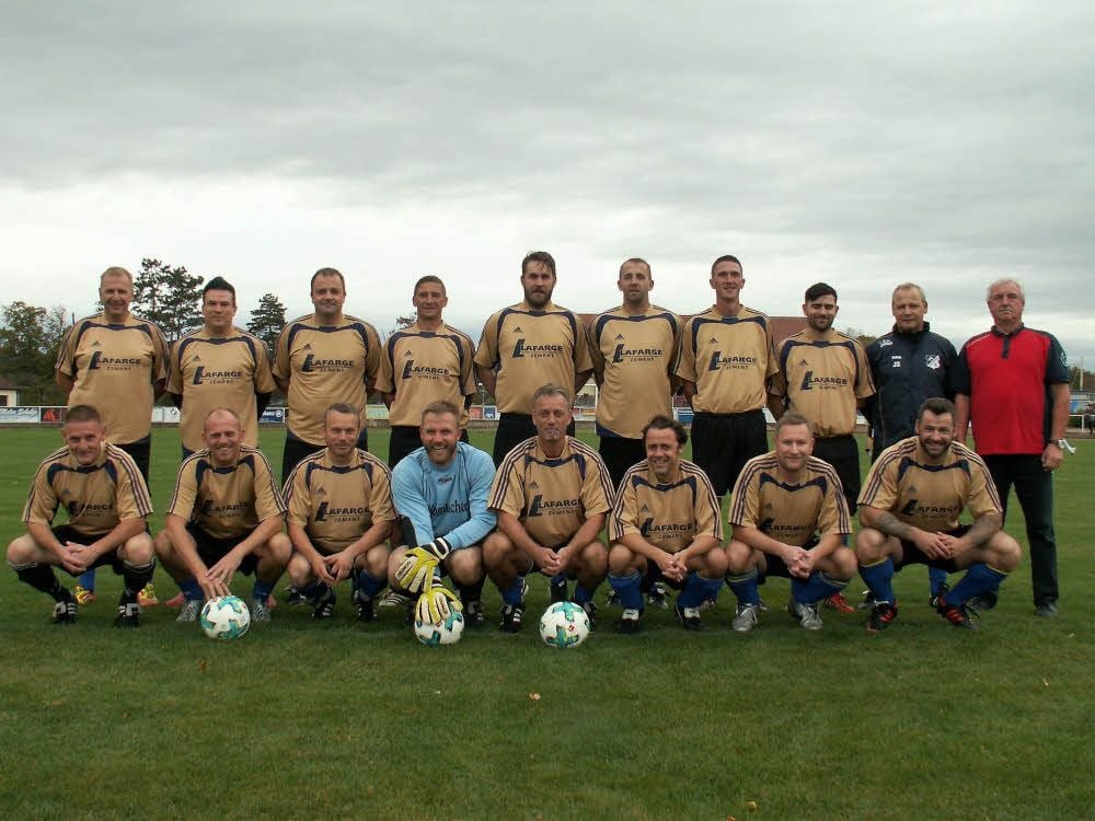 Die früheren Nebraer Landesliga-Fußballer spielten 4:4 gegen das aktuelle Kreisoberliga-Team der Unstrutstädter.