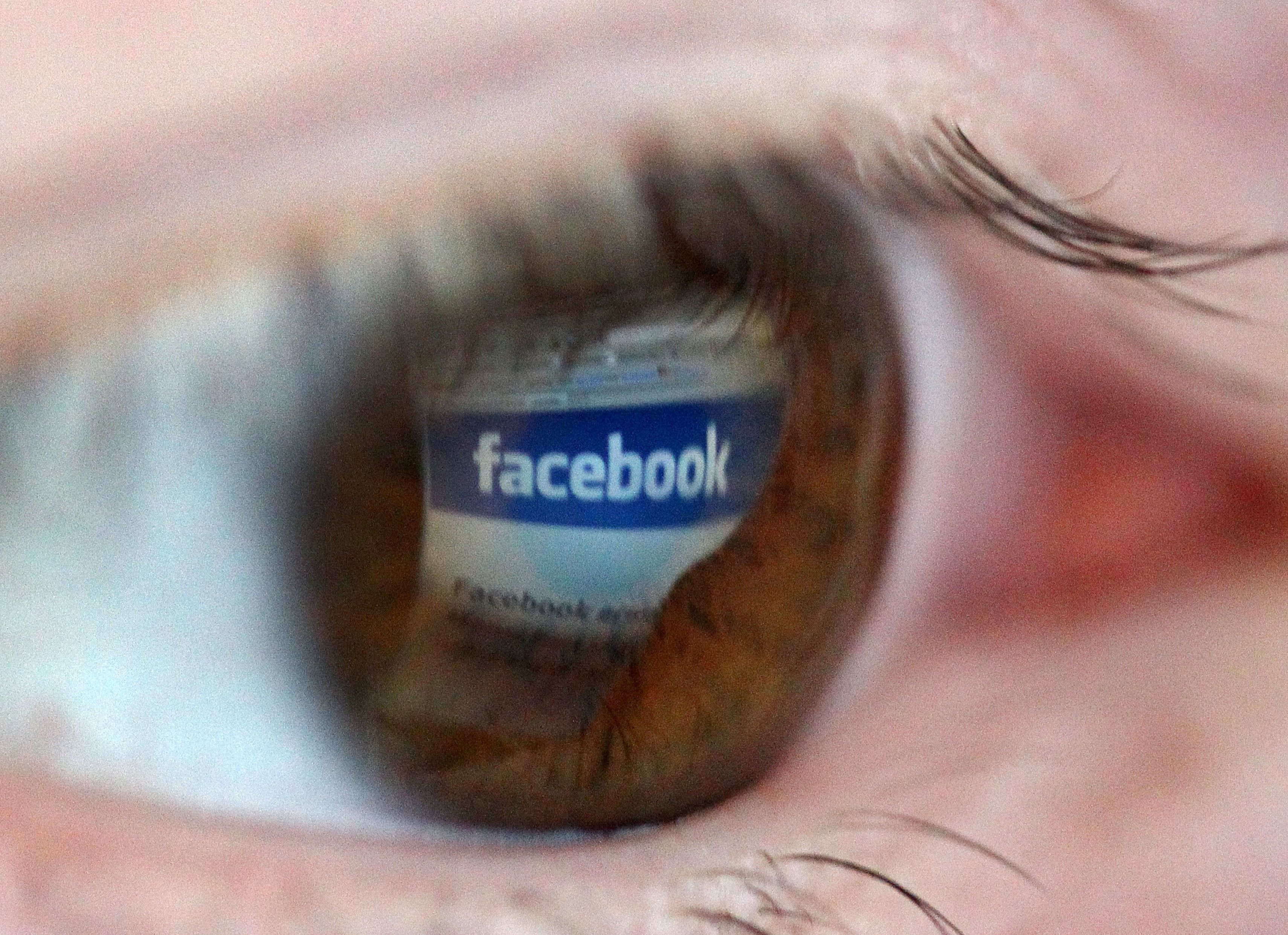 Bei Facebook verbreitete Hassparolen haben nun zu einer Haftstrafe geführt.