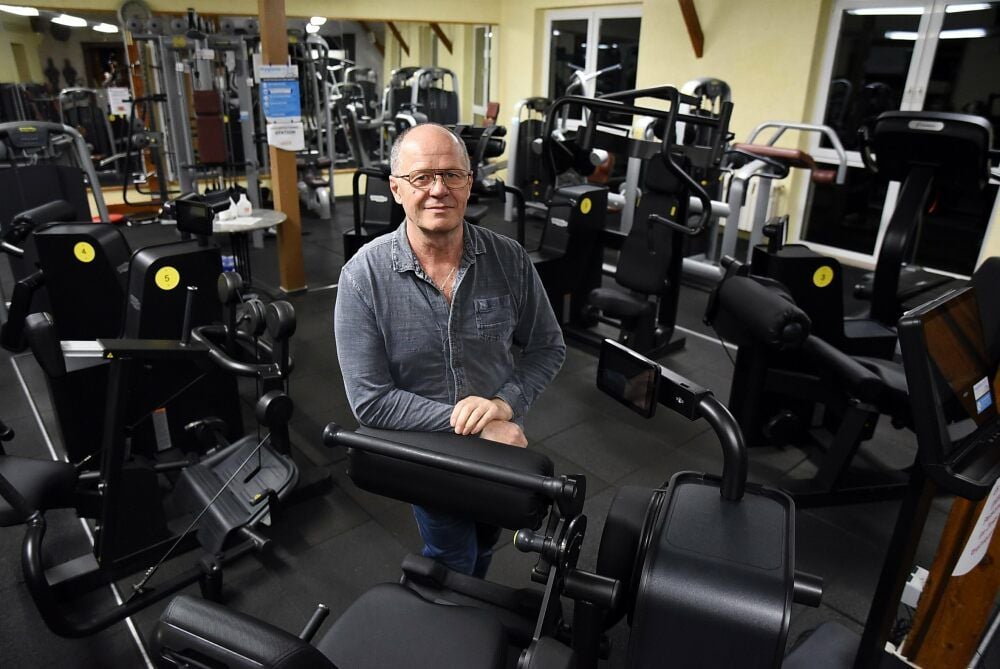 Viele Geräte, keine Menschen: Inhaber Michael Herfurt im Fitnessraum der „Alten Fabrik“ in Köthen