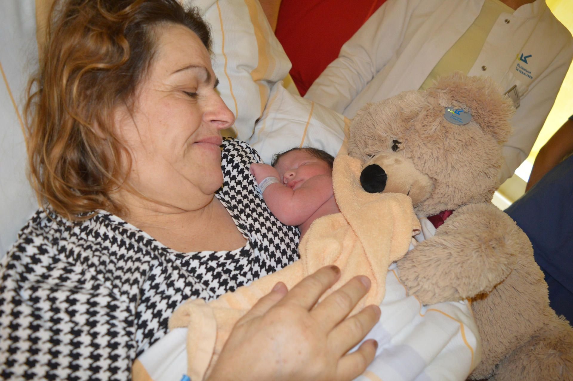 Mutter Flora (58) und ihr kleiner Florian