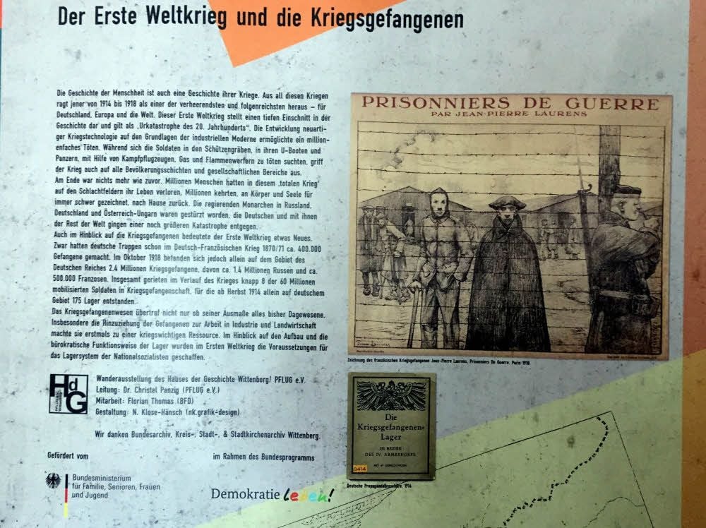 Gezeichnetes Grauen: Auch solche Skizzen werden gezeigt.