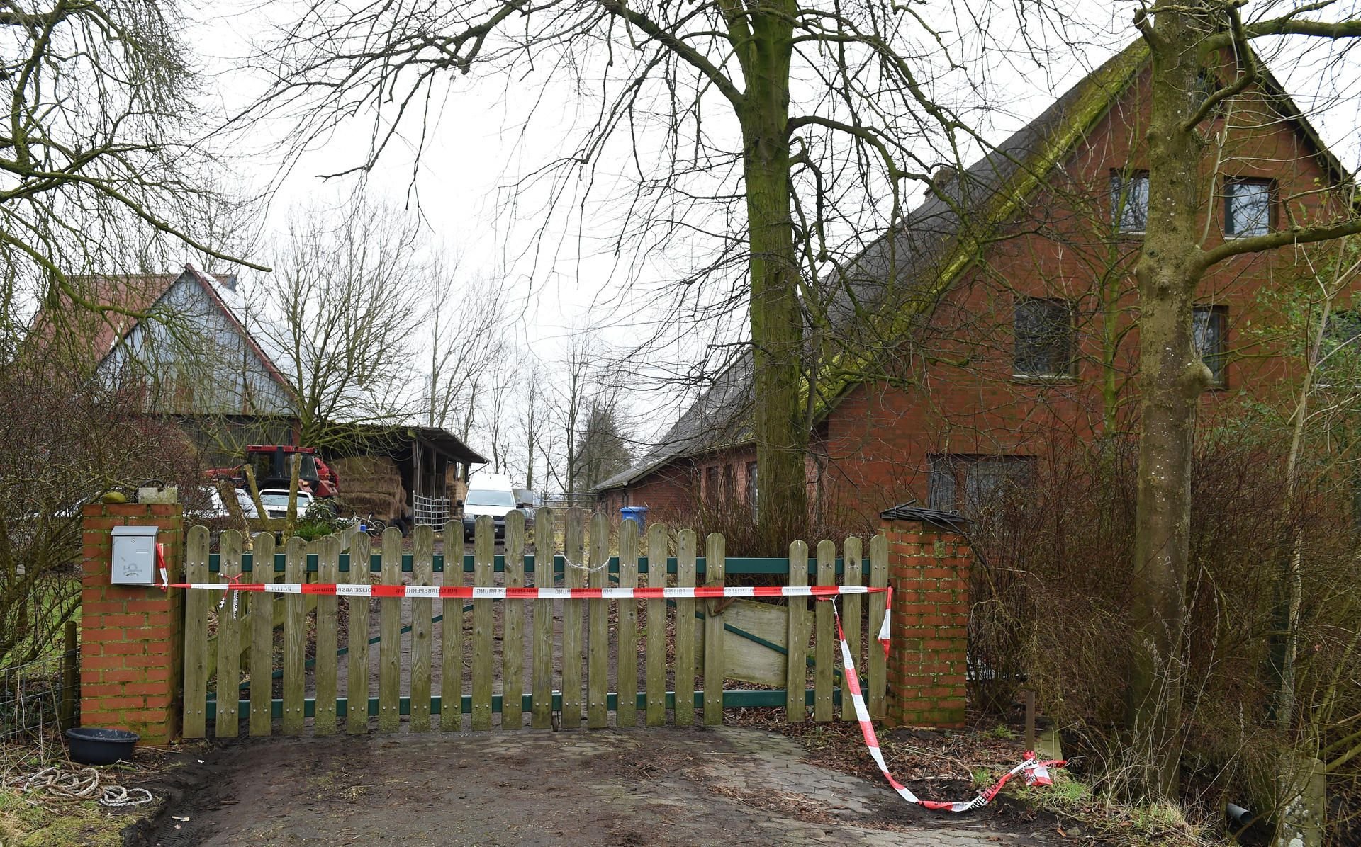 Auf diesem Hof in Osterbruch-Norderende hat ein Landwirt auf einen Tierarzt geschossen.