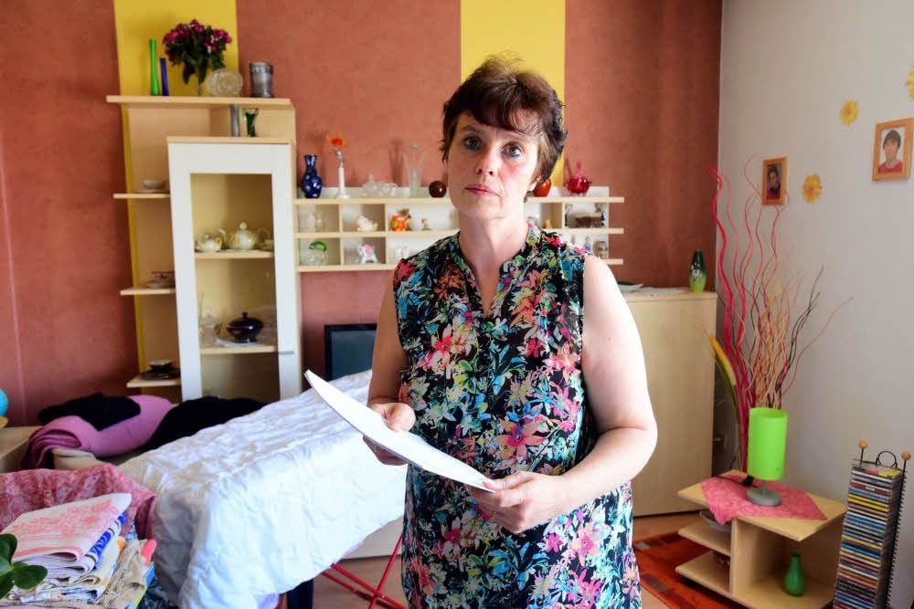 Nicole Ringwelske in ihrer Wohnung, aus der sie rausmuss.