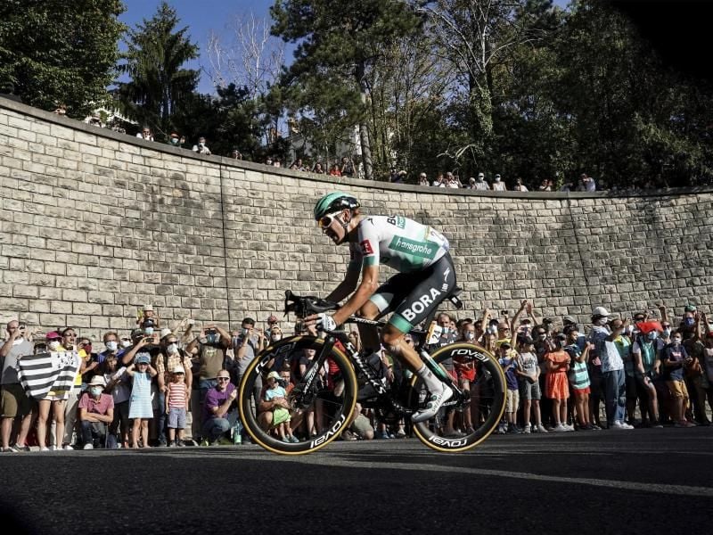 Überzeugt bei seiner zweiten Tour de France: Lennard Kämna. Foto: Laurent Cipriani/AP/dpa