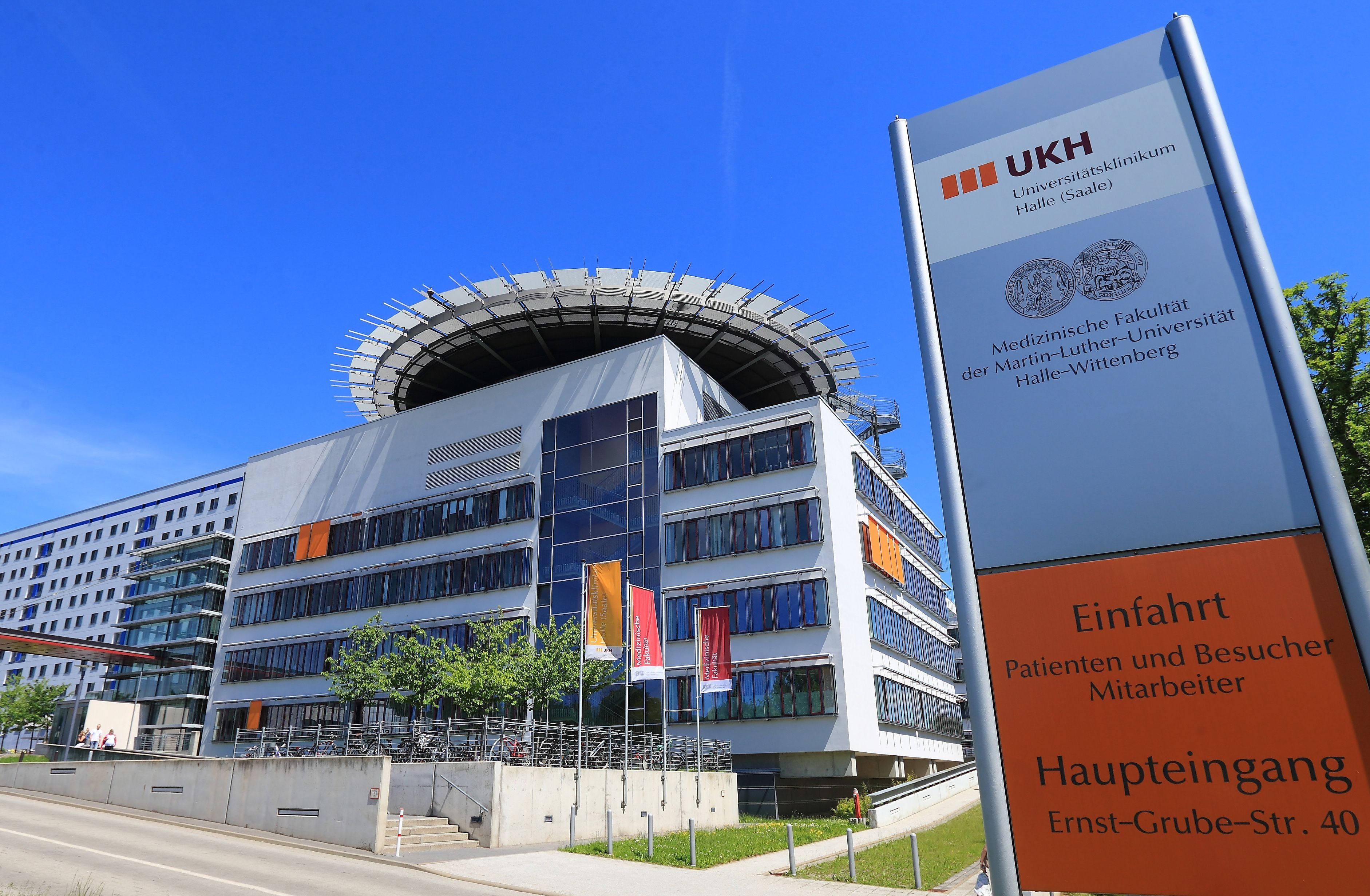 Ein Streit zwischen Ärzten und Pflegepersonal im Uniklinikum Halle soll zuungunsten der Patienten eskaliert sein.
