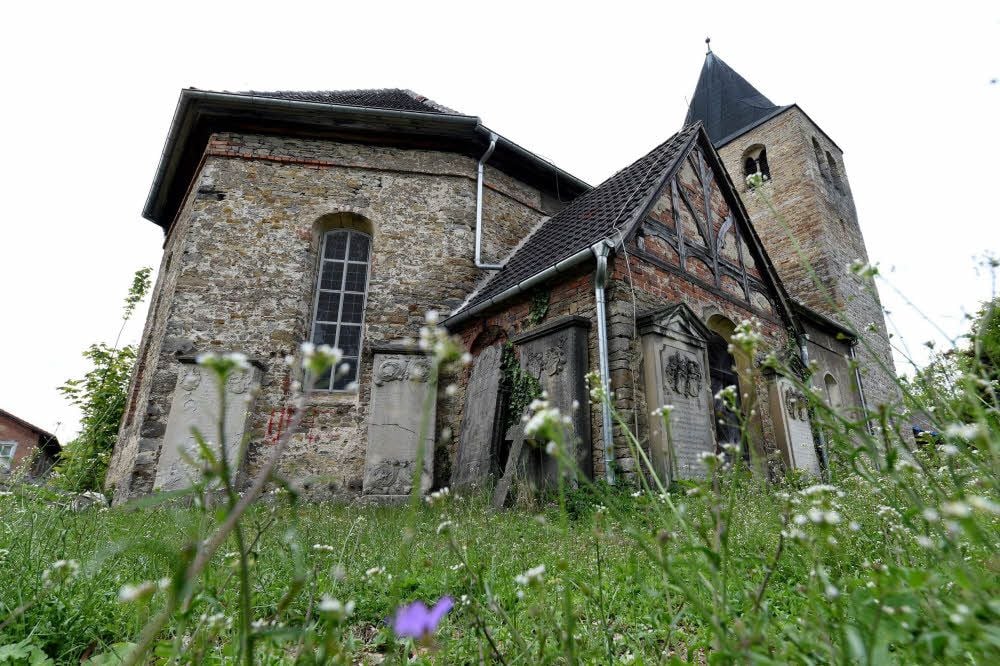 Die Kirche in Großpaschleben.