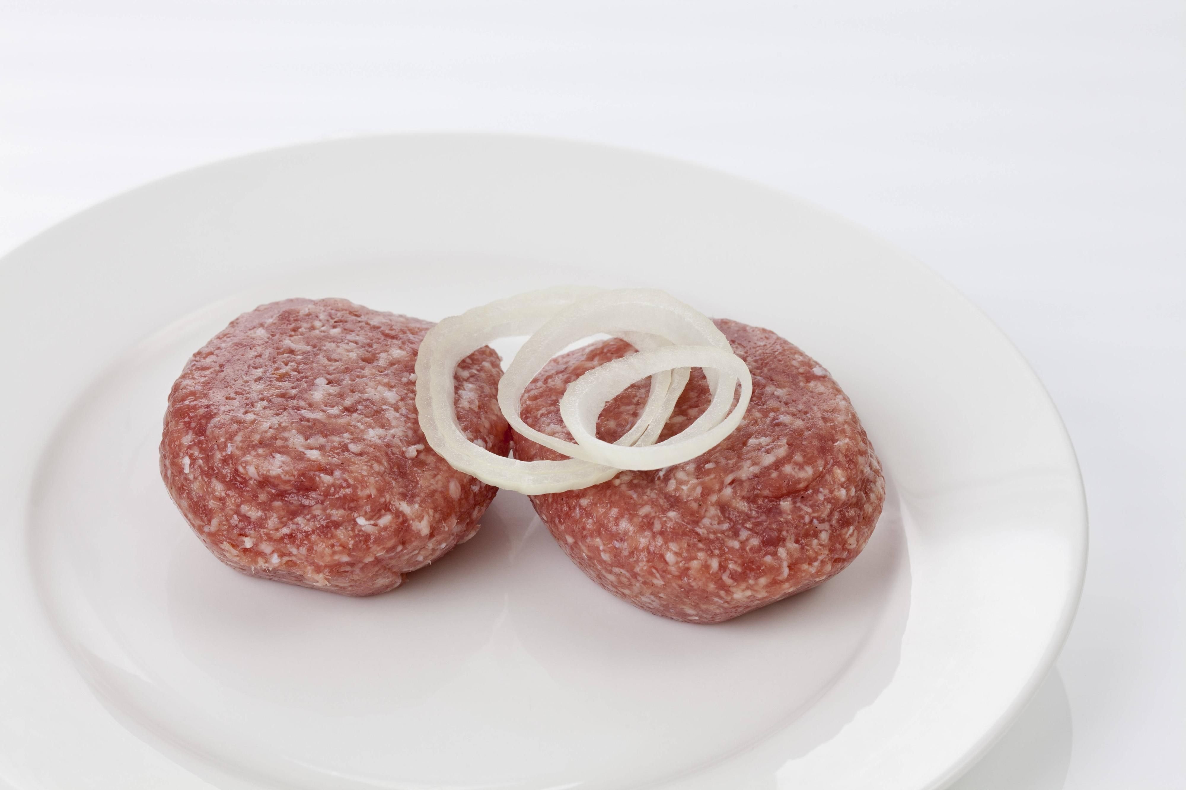 Zwiebelmettwurst von Aldi wird zurückgerufen (Symbolbild).