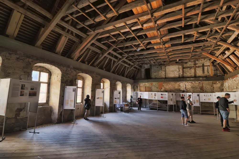 Blick in den Goldenen Saal im Amtsgericht, der noch kahl ist. Bis 23. Juni ist dort eine Ausstellung über die Justiz im Nationalsozialismus zu sehen.