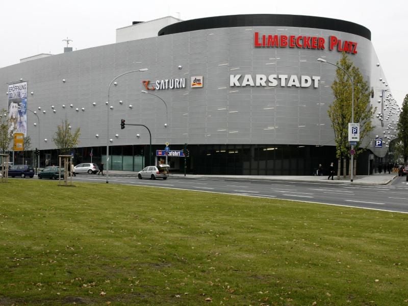 Das Einkaufszentrum „Limbecker Platz” in der Innenstadt von Essen. Foto: Roland Weihrauch/Archiv
