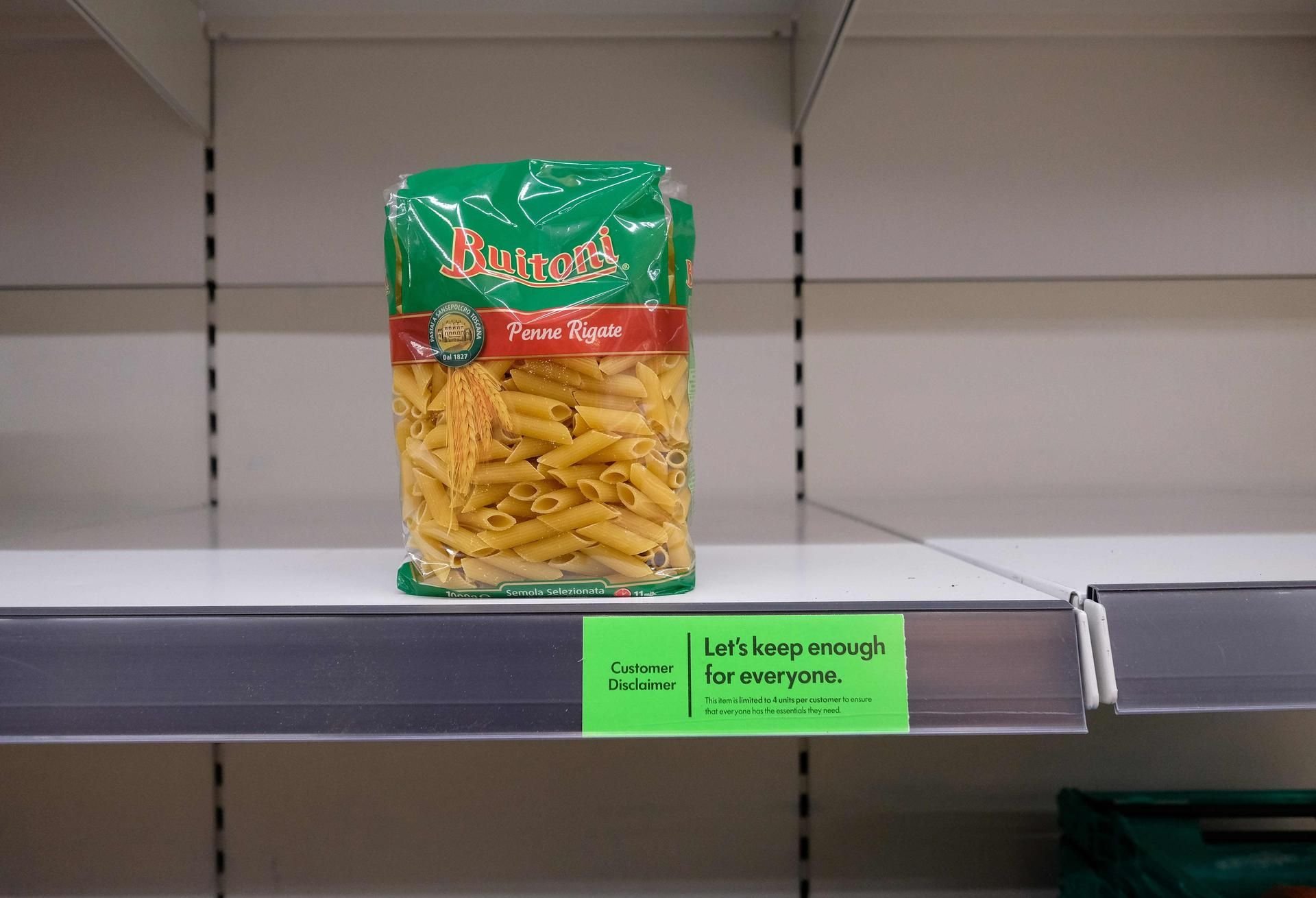 Nicht nur Toilettenpapier ist in der Corona-Krise begehrte Ware. Auch auf Pasta haben es die Leute abgesehen.