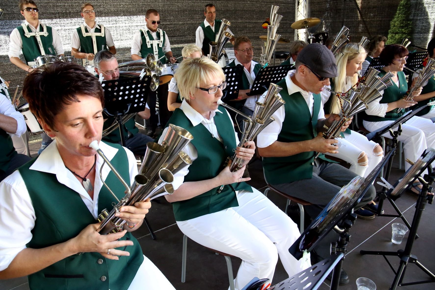 Die Musiker der Schalmeienkapelle Zickeritz bei einem Konzert