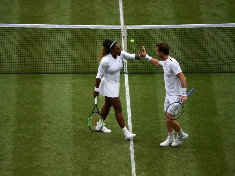 Im ersten gemeinsamen Mixed-Einsatz gleich siegreich: Serena Williams und Andy Murray. Foto: Victoria Jones/PA Wire