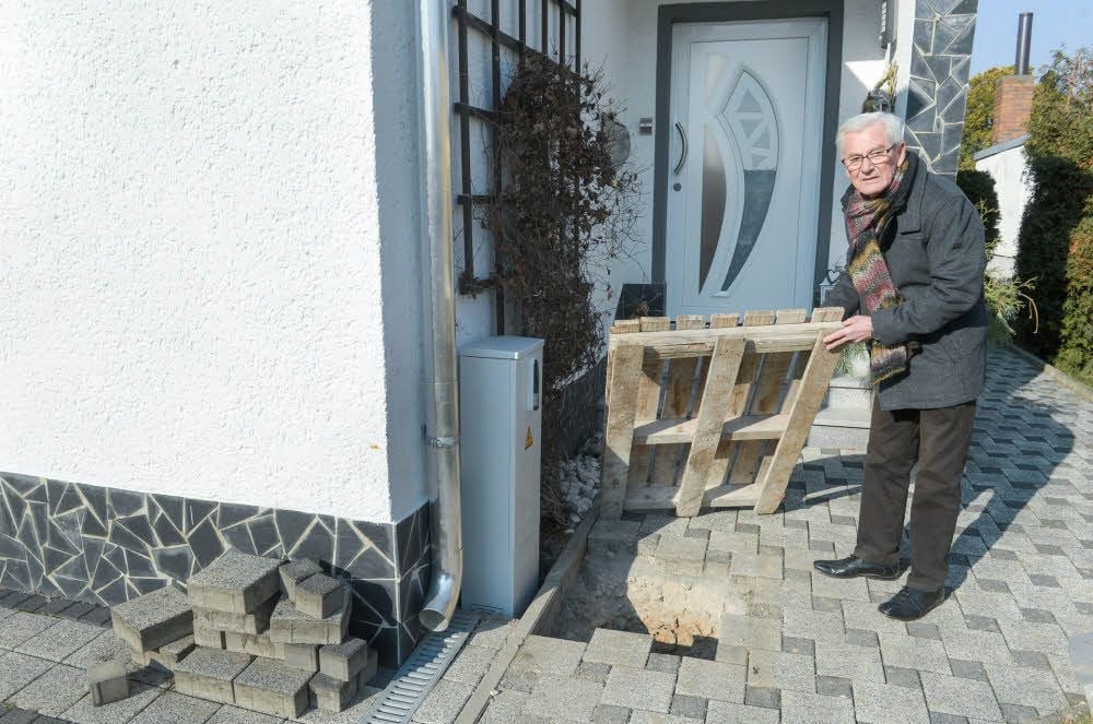 Er ist der Leidtragende - und musste den Schaden ausbaden: der Akener Horst Rothkehl.