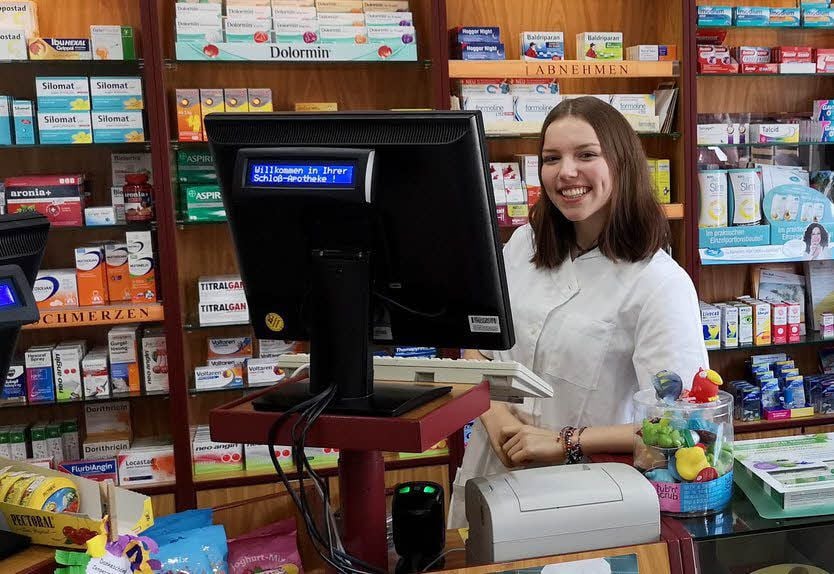 Die zehnten Klassen des Gymnasiums Jessen machen jedes Jahr ein Praktikum zur Berufsorientierung. Charlotte Lossin absolvierte ihr Praktikum in der Apotheke in Annaburg.