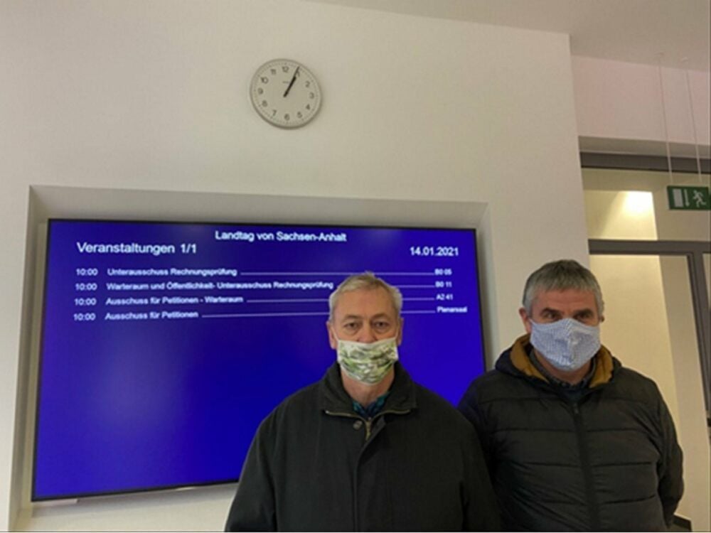 Bernd Alberg (links) und Lothar Nowitzki in Magdeburg
