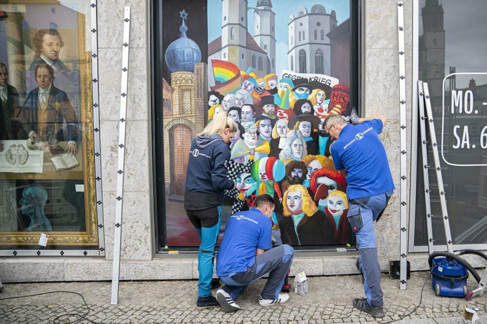 Triebschs „Köpfe“ werden angebracht.