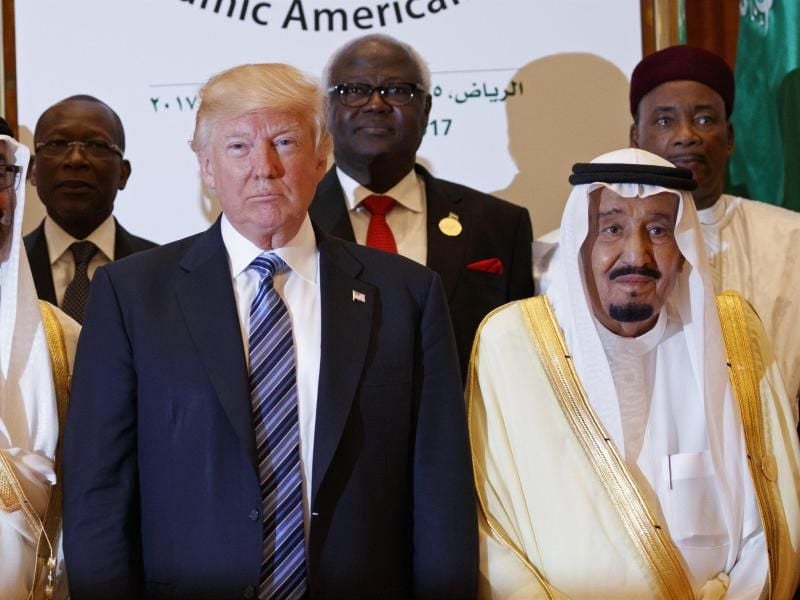 US-Präsident Donald Trump und der saudische König Salman (r) in Riad. Foto: Evan Vucci