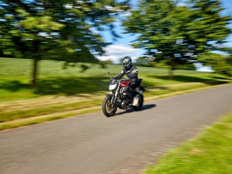 Die Nachfrage nach kleineren Rollern und Motorrädern steigt. Foto: Thomas Frey/dpa