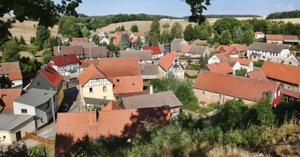 Den wohl schönsten Blick auf den Ort hat man vom Schlossberg.