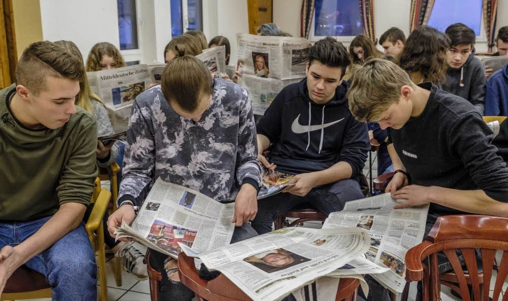 Zeitungsstudium - für die 9. Klassen der Oranienbaumer Gesamtschule im Gartenreich ist das MZ-Projekt Klasse 2.0 willkommene Abwechslung.