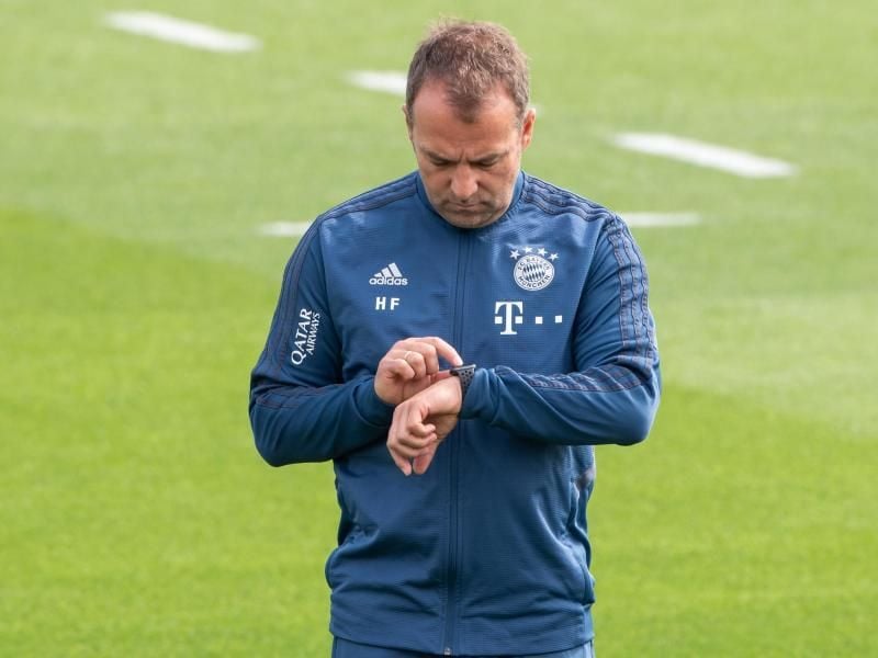 Bayern-Trainer Hansi Flick ist mit seinem Team aus dem Trainingslager zurückgekehrt. Foto: Peter Kneffel/dpa