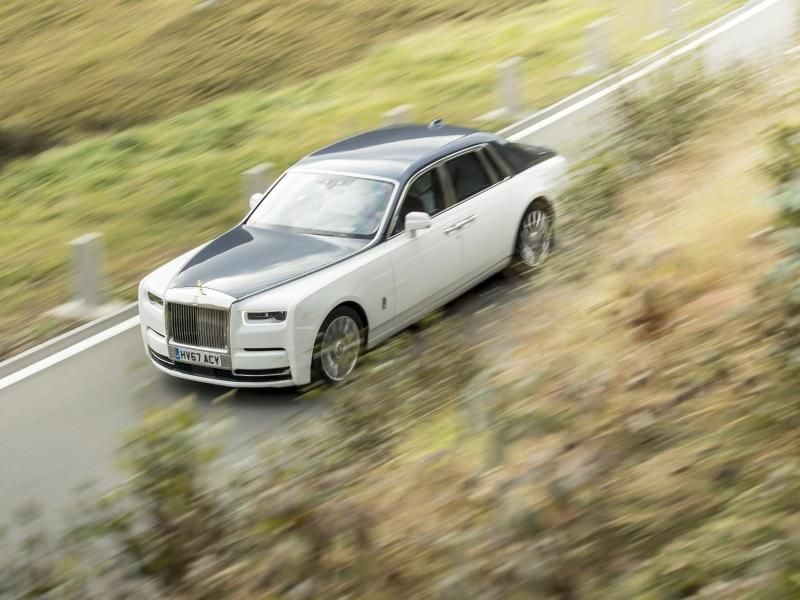 Limousine der Luxusklasse: Die Preise der achten Generation des Rolls-Royce Phantom beginnen bei 446 250 Euro. Foto: James Lipman/Rolls-Royce/dpa-tmn