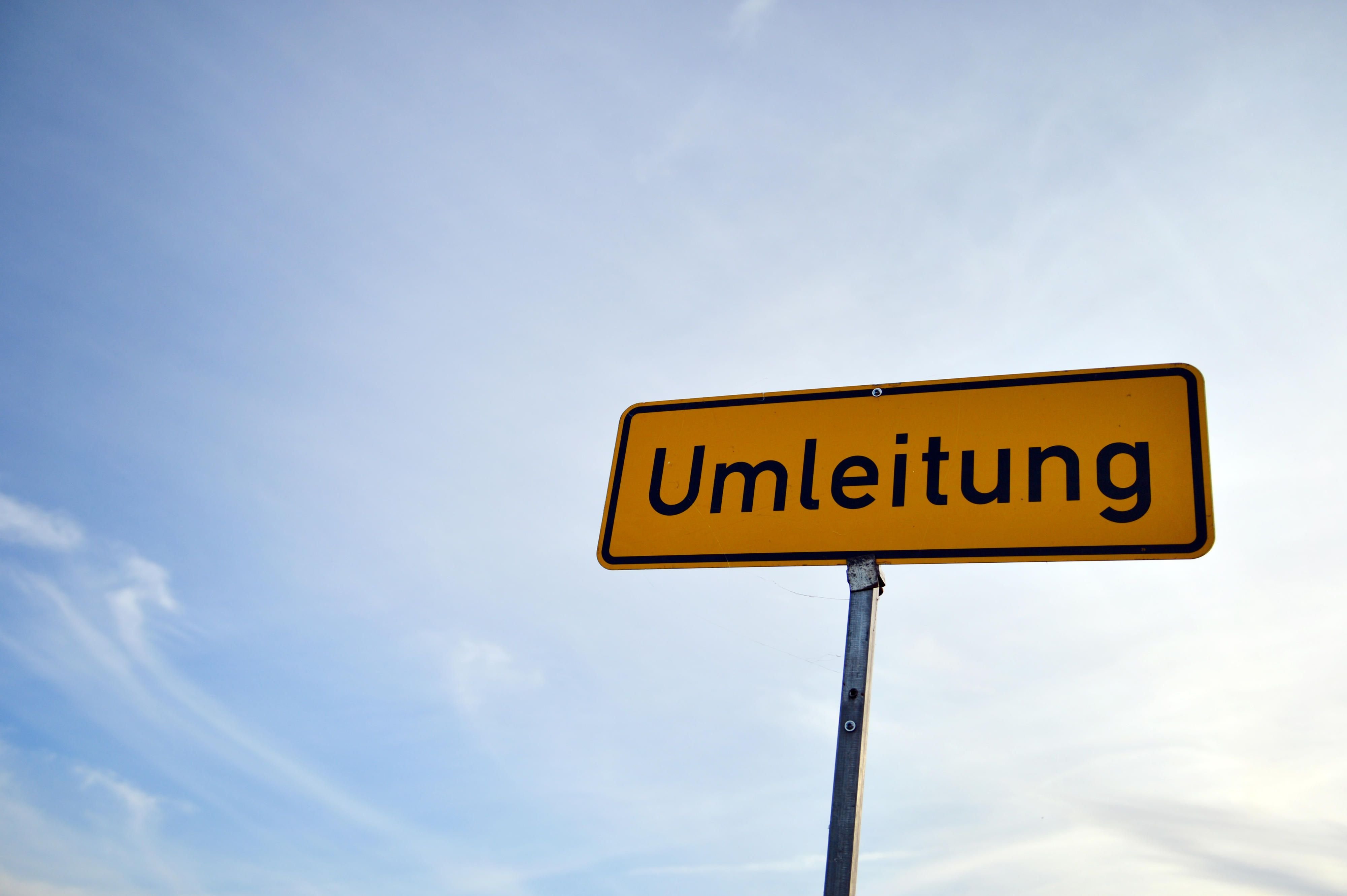 Hier ist Geduld gefagt: Eine Umleitung wird ausgeschildert.
